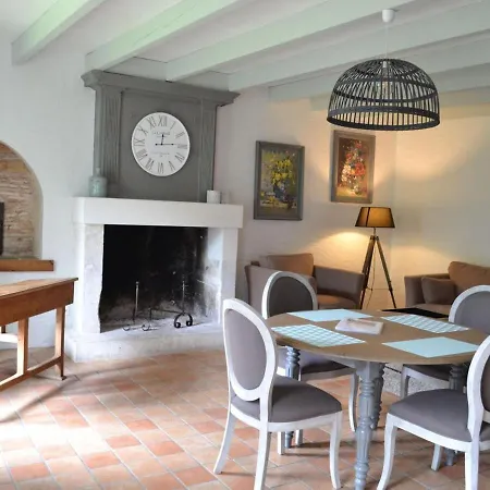 Spacieux Avec Jardin, Piscine, Cheminée, Et équipements Bébé Au Cœur Des Vignes Du Cognac - Fr-1-653-59 *