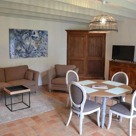 Spacieux Avec Jardin, Piscine, Cheminee, Et Equipements Bebe Au Coeur Des Vignes Du Cognac - Fr-1-653-59 *