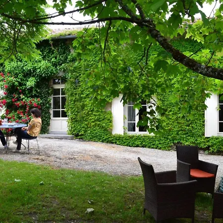 Semesterbostad Spacieux Avec Jardin, Piscine, Cheminee, Et Equipements Bebe Au Coeur Des Vignes Du Cognac - Fr-1-653-59