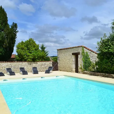 Spacieux Avec Jardin, Piscine, Cheminee, Et Equipements Bebe Au Coeur Des Vignes Du Cognac - Fr-1-653-59 Feriehus *
