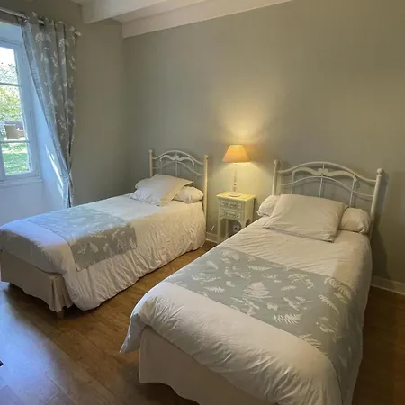 Spacieux Avec Jardin, Piscine, Cheminee, Et Equipements Bebe Au Coeur Des Vignes Du Cognac - Fr-1-653-59