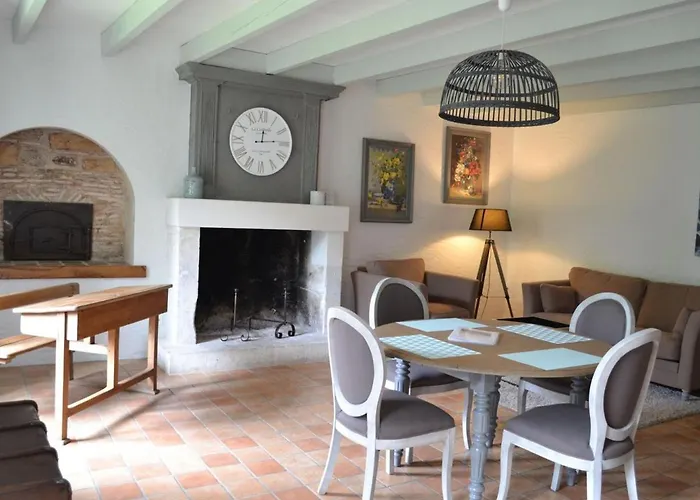 Spacieux Avec Jardin, Piscine, Cheminee, Et Equipements Bebe Au Coeur Des Vignes Du Cognac - Fr-1-653-59 *