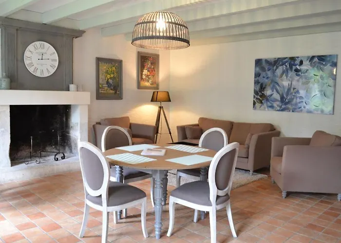 Feriehus Spacieux Avec Jardin, Piscine, Cheminee, Et Equipements Bebe Au Coeur Des Vignes Du Cognac - Fr-1-653-59 *